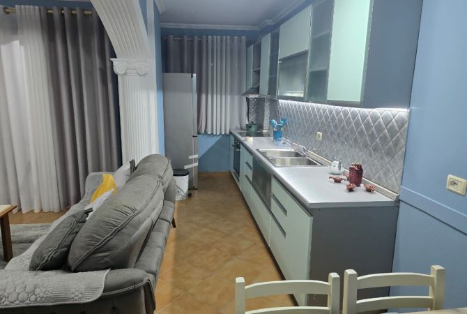 Shtepi me qera Apartament ne Tirane, 2+1, Mobilimi E mobiluar, Pagesa 550  Euro.