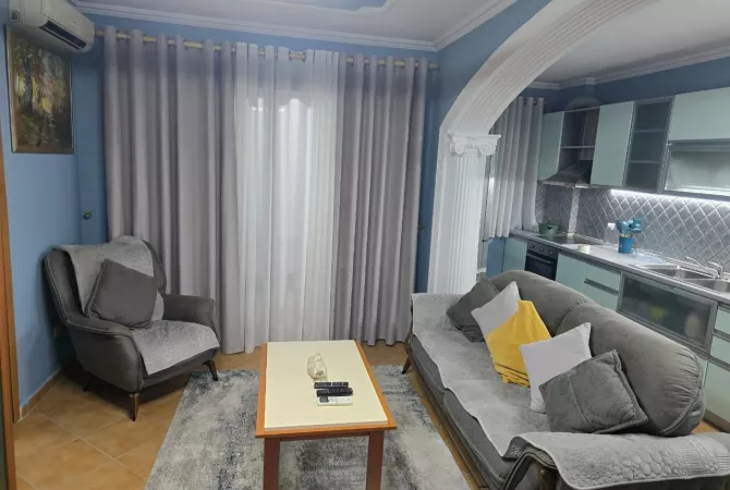 Shtepi me qera Apartament ne Tirane, 2+1, Mobilimi E mobiluar, Pagesa 500  Euro.