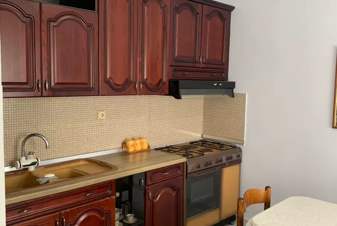Shtepi me qera 2+1 ne Tirane - 550 Euro