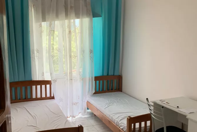 Shtepi me qera Apartament ne Tirane, 2+1, Mobilimi E mobiluar, Pagesa 550  Euro.