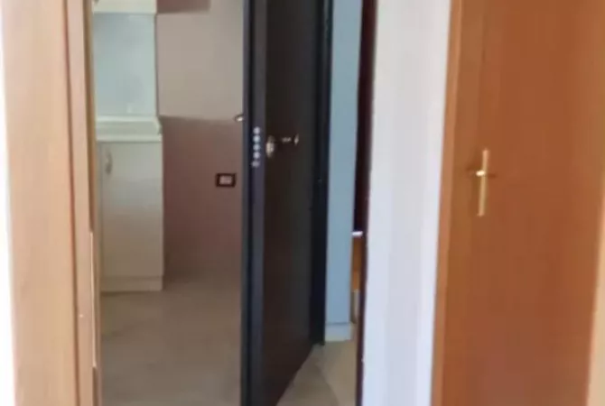 Shtepi me qera 1+1 ne Tirane - 35,000 Leke