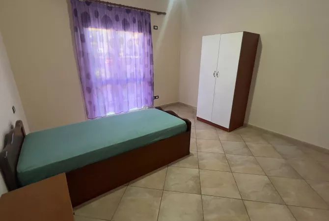 Shtepi me qera 2+1 ne Tirane - 45,000 Leke