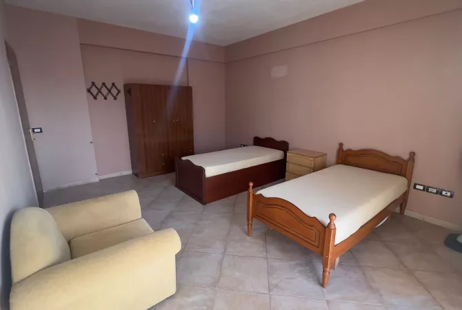 Shtepi me qera 2+1 ne Tirane - 45,000 Leke