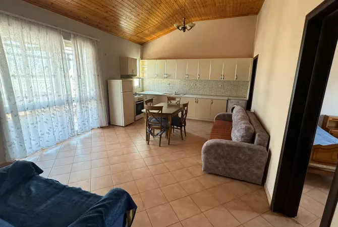 Shtepi me qera 2+1 ne Tirane - 45,000 Leke
