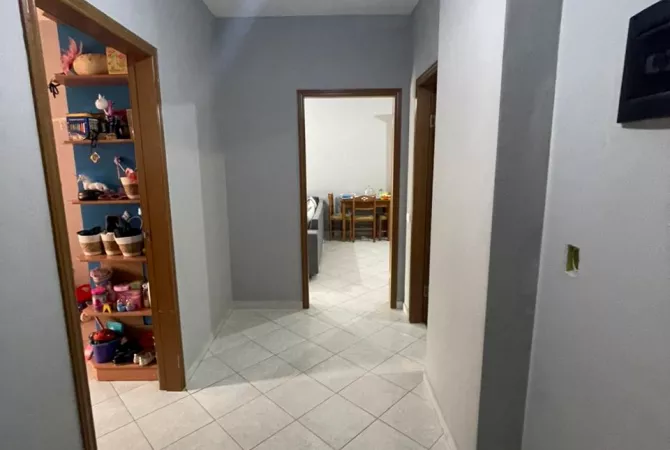 Shtepi me qera Apartament ne Tirane, 2+1, Mobilimi E mobiluar, Pagesa 420  Euro.