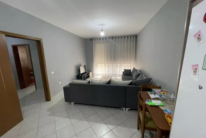 Shtepi me qera 2+1 ne Tirane - 420 Euro