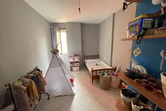 Shtepi me qera Apartament ne Tirane, 2+1, Mobilimi E mobiluar, Pagesa 420  Euro.