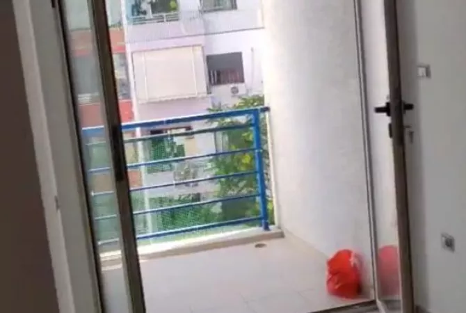 Shtepi me qera Apartament ne Tirane, 2+1, Mobilimi Bosh, pa mobiluar, Pagesa 35,000  Leke.