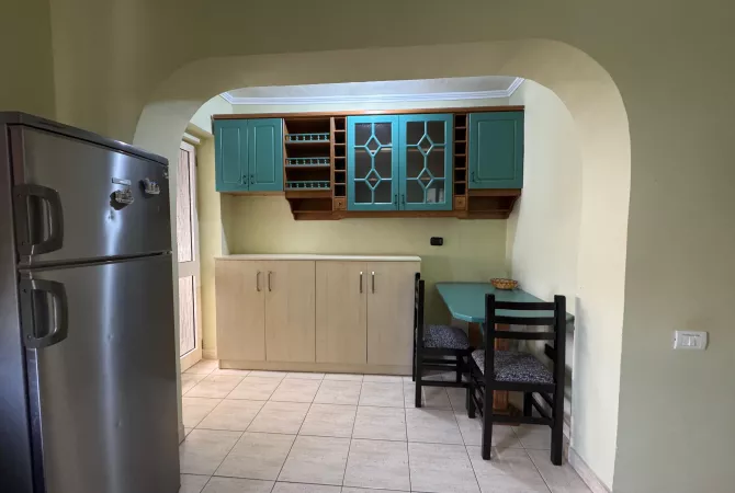 Shtepi me qera Apartament ne Tirane, 1+1, Mobilimi E mobiluar, Pagesa 50,000  Leke.