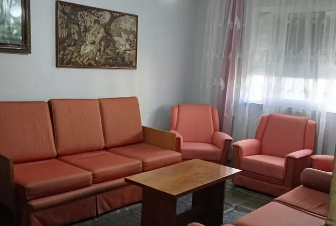 Shtepi me qera Apartament ne Tirane, 2+1, Mobilimi E mobiluar, Pagesa 45,000  Leke.