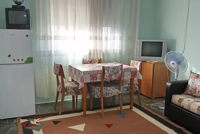 Shtepi me qera Apartament ne Tirane, 2+1, Mobilimi E mobiluar, Pagesa 45,000  Leke.