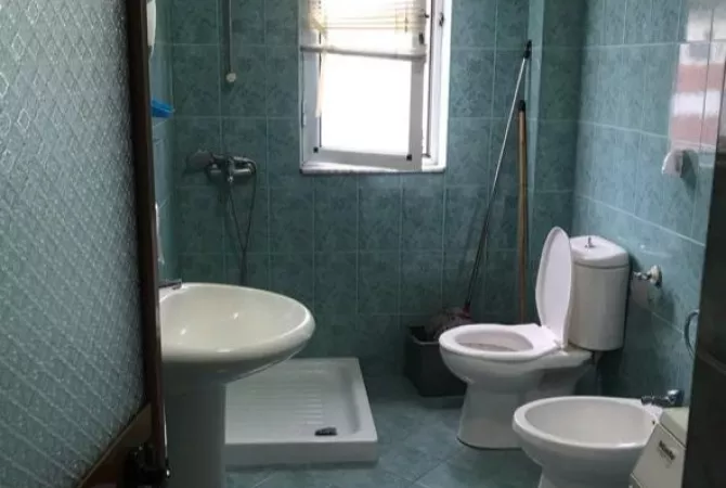 Shtepi me qera 1+1 ne Tirane - 42,000 Leke
