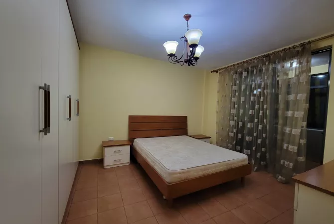 Shtepi me qera Apartament ne Tirane, 1+1, Mobilimi E mobiluar, Pagesa 550  Euro.
