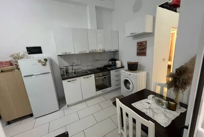 Shtepi me qera Apartament ne Tirane, 1+1, Mobilimi E mobiluar, Pagesa 350  Euro.