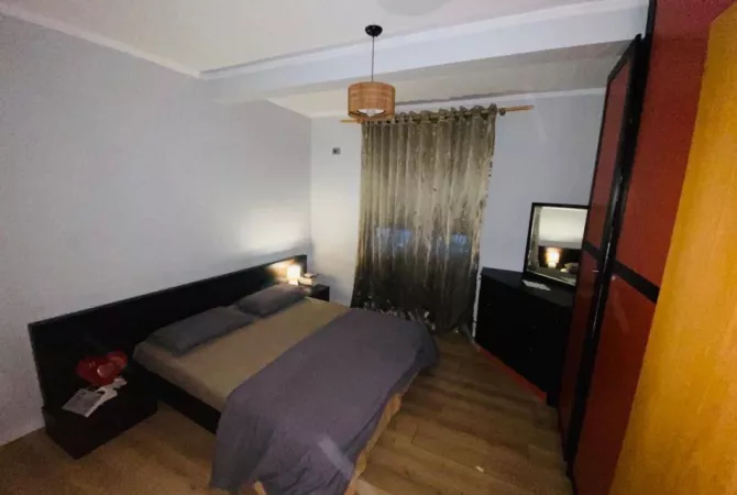 Shtepi me qera Apartament ne Tirane, 2+1, Mobilimi E mobiluar, Pagesa 600  Euro.