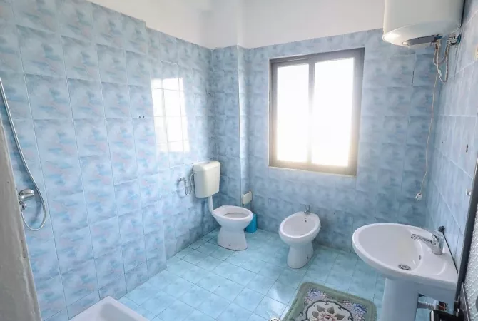 Shtepi ne shitje Apartament ne Durres, 1+1, Mobilimi E mobiluar, Pagesa 58,000  Euro.