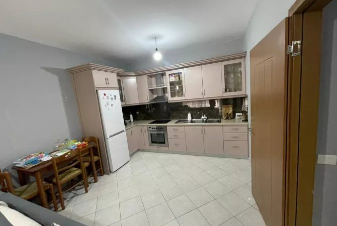 Shtepi me qera 2+1 ne Tirane - 450 Euro