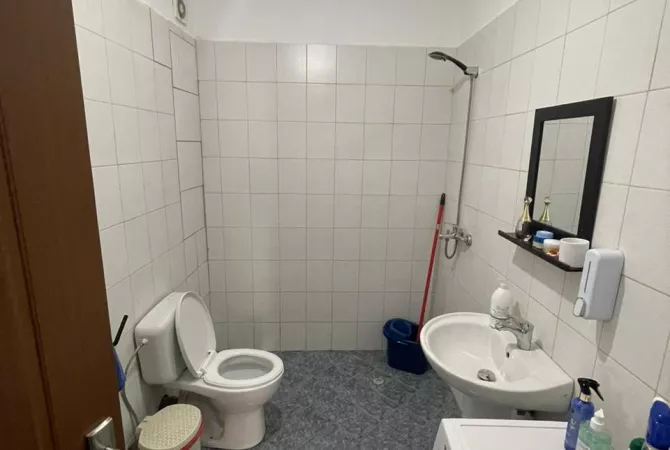Shtepi me qera 2+1 ne Tirane - 450 Euro