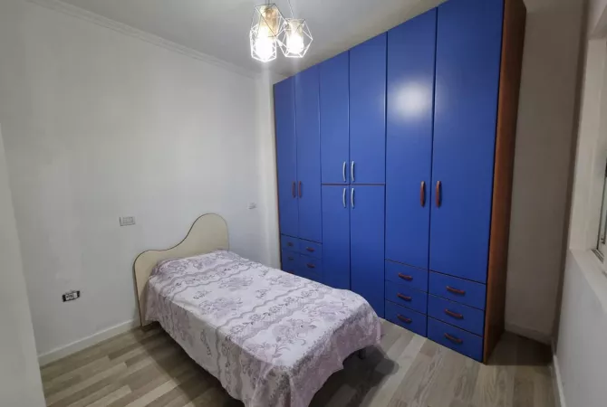 Shtepi me qera Apartament ne Tirane, 2+1, Mobilimi E mobiluar, Pagesa 450  Euro.