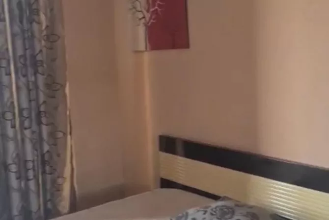 Shtepi me qera Apartament ne Tirane, 1+1, Mobilimi E mobiluar, Pagesa 400  Euro.