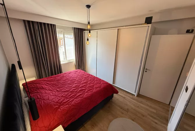 Shtepi me qera 1+1 ne Tirane - 70,000 Leke