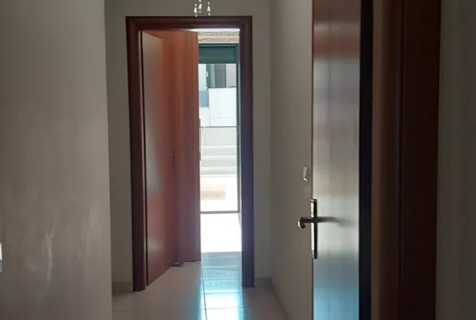 Shtepi me qera Apartament ne Tirane, 2+1, Mobilimi E mobiluar, Pagesa 500  Euro.