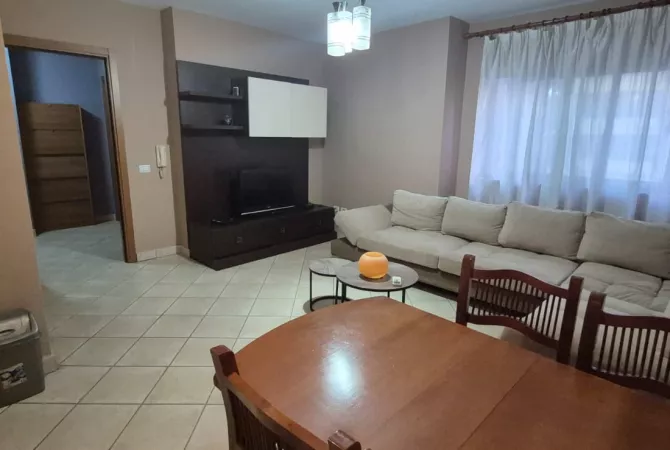 Shtepi me qera 2+1 ne Tirane - 65,000 Leke