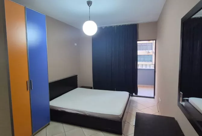 Shtepi me qera Apartament ne Tirane, 2+1, Mobilimi E mobiluar, Pagesa 65,000  Leke.