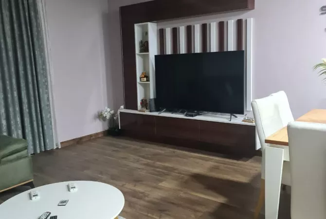 Shtepi ne shitje Apartament ne Tirane, 2+1, Mobilimi E mobiluar, Pagesa 199,500  Euro.