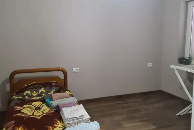 Shtepi ne shitje Apartament ne Tirane, 2+1, Mobilimi E mobiluar, Pagesa 199,500  Euro.