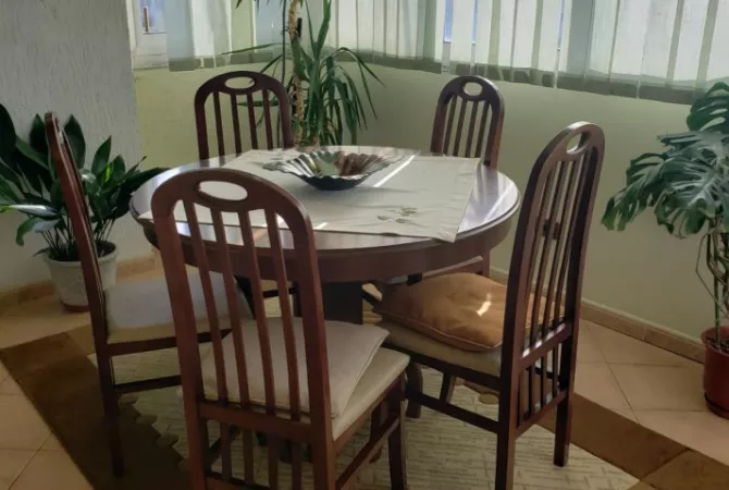 Shtepi me qera Apartament ne Tirane, 2+1, Mobilimi E mobiluar, Pagesa 700  Euro.