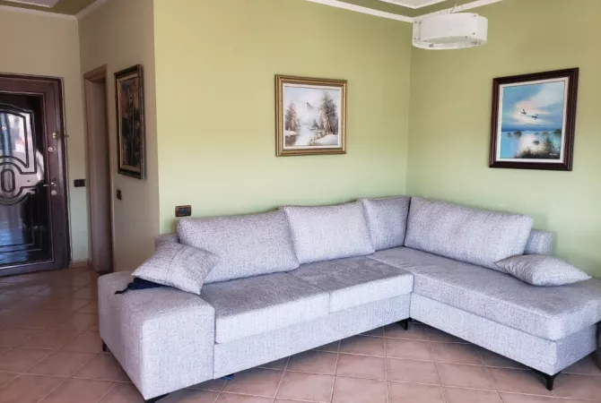 Shtepi me qera 2+1 ne Tirane - 700 Euro