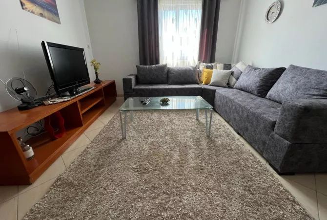 Shtepi me qera Apartament ne Tirane, 2+1, Mobilimi E mobiluar, Pagesa 450  Euro.
