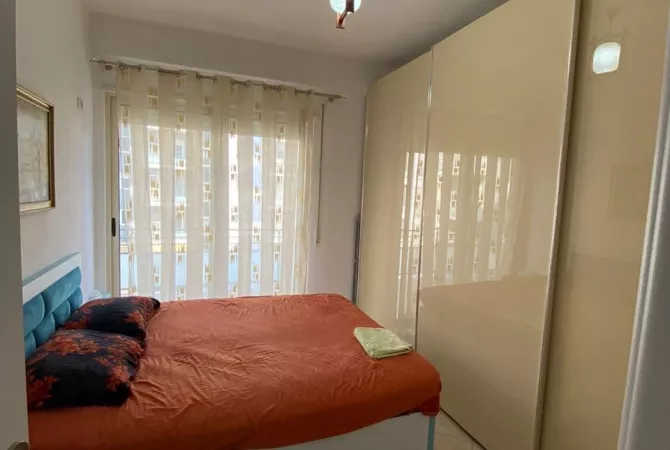 Shtepi me qera Apartament ne Tirane, 1+1, Mobilimi E mobiluar, Pagesa 500  Euro.