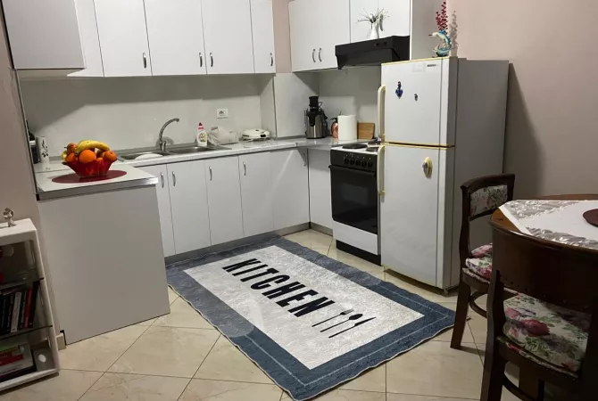Shtepi me qera Apartament ne Tirane, 1+1, Mobilimi E mobiluar, Pagesa 500  Euro.