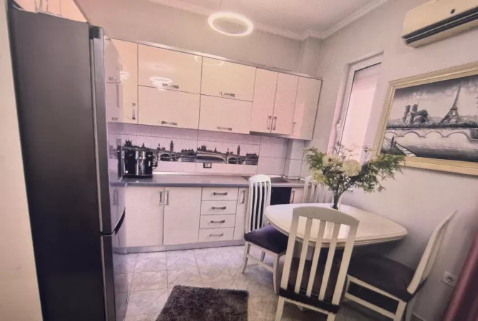 Shtepi me qera 1+1 ne Tirane - 55,000 Leke