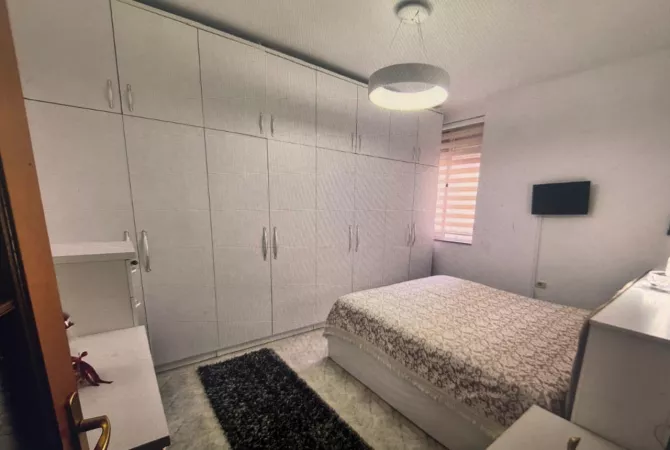 Shtepi me qera Apartament ne Tirane, 1+1, Mobilimi E mobiluar, Pagesa 55,000  Leke.