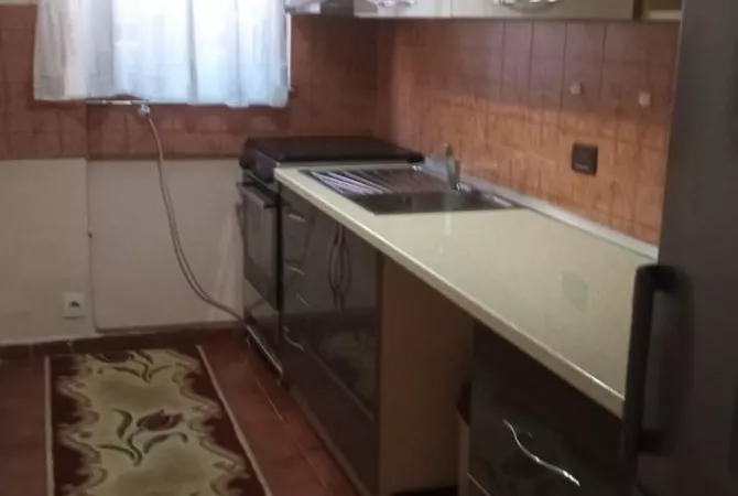 Shtepi me qera 1+1 ne Tirane - 45,000 Leke