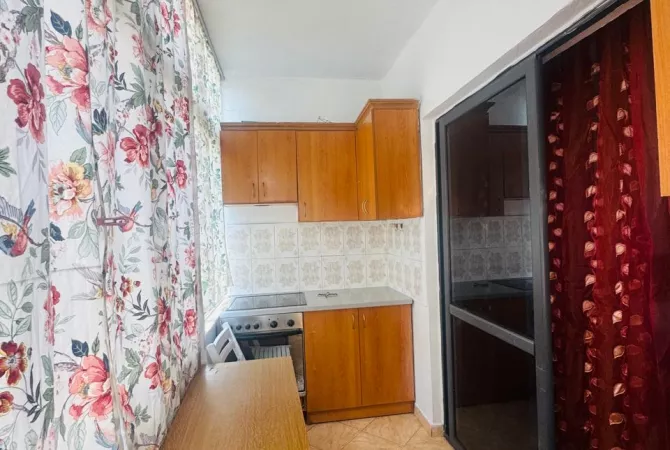 Shtepi me qera Apartament ne Tirane, 1+1, Mobilimi E mobiluar, Pagesa 45,000  Leke.
