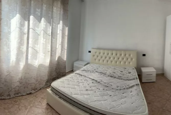 Shtepi me qera Apartament ne Tirane, 2+1, Mobilimi E mobiluar, Pagesa 600  Euro.
