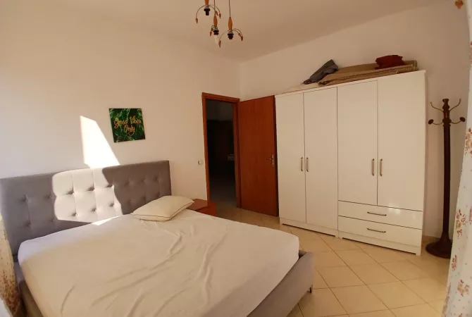 Shtepi me qera 2+1 ne Tirane - 450 Euro