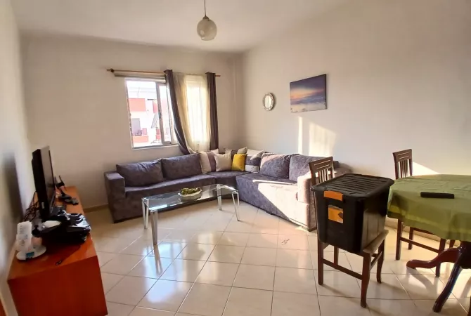 Shtepi me qera 2+1 ne Tirane - 450 Euro