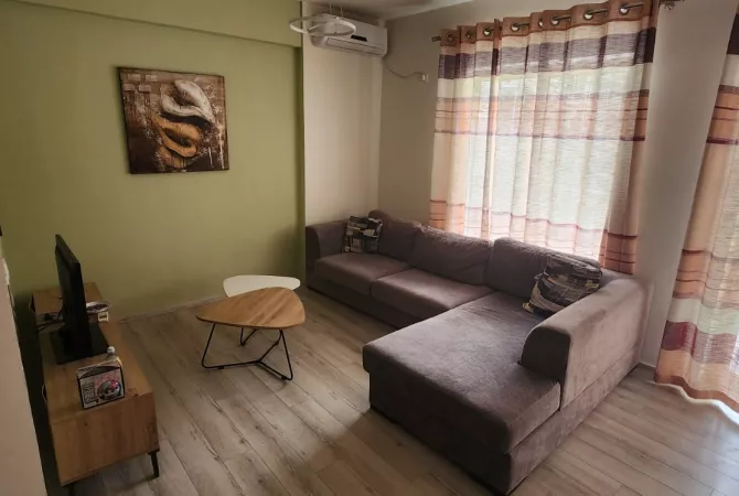 Shtepi me qera 2+1 ne Tirane - 700 Euro