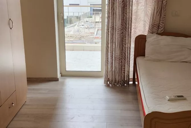 Shtepi me qera Apartament ne Tirane, 2+1, Mobilimi E mobiluar, Pagesa 700  Euro.