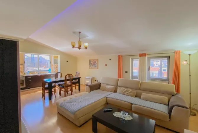 Shtepi me qera Apartament ne Tirane, 2+1, Mobilimi E mobiluar, Pagesa 700  Euro.