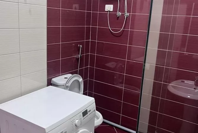 Shtepi me qera Apartament ne Tirane, 2+1, Mobilimi E mobiluar, Pagesa 450  Euro.