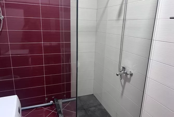 Shtepi me qera Apartament ne Tirane, 2+1, Mobilimi E mobiluar, Pagesa 450  Euro.