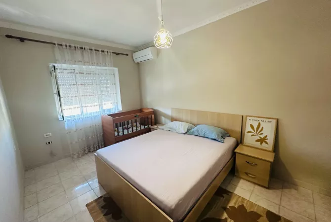 Shtepi me qera Apartament ne Tirane, 2+1, Mobilimi E mobiluar, Pagesa 550  Euro.