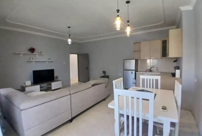 Shtepi me qera Apartament ne Tirane, 2+1, Mobilimi E mobiluar, Pagesa 550  Euro.