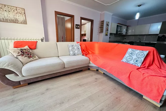 Shtepi me qera 2+1 ne Tirane - 650 Euro